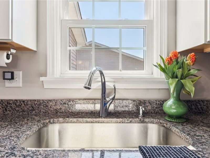 178 Como Street , Struthers, OH 44471 Photo 5