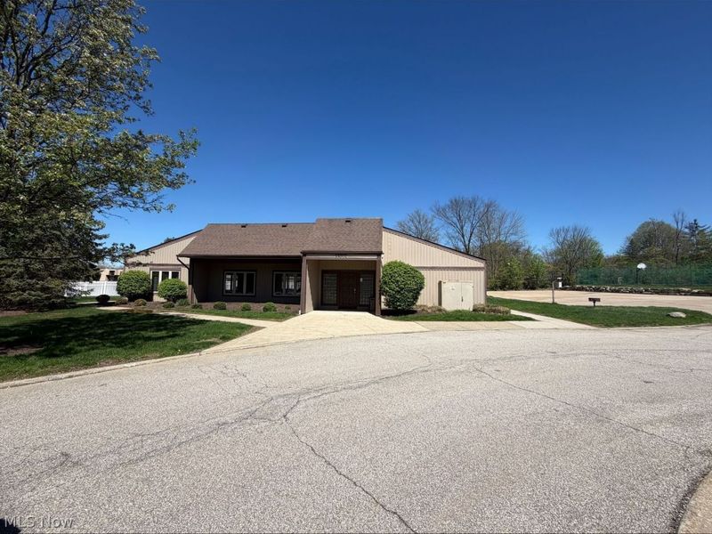 9650 Cove Drive, Unit F10, North Royalton, OH 44133 Photo 16