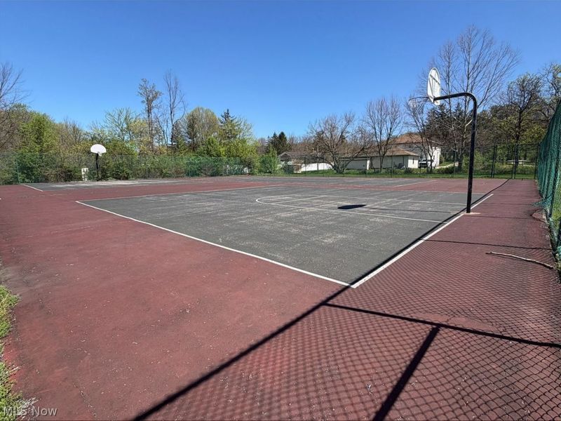 9650 Cove Drive, Unit F10, North Royalton, OH 44133 Photo 18