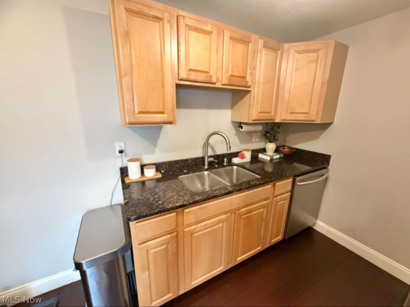 9650 Cove Drive, Unit F10, North Royalton, OH 44133 Photo 6