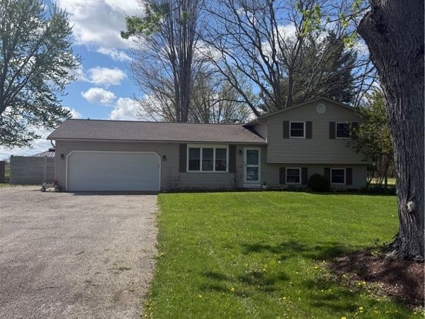 43463 Kipton Nickle Plate , LaGrange, OH 44074