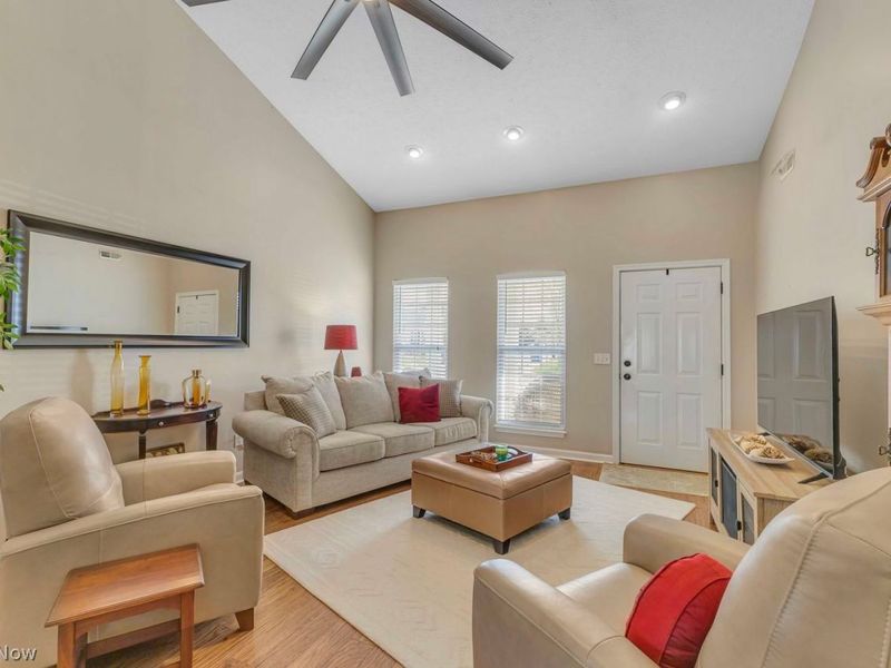 37050 Danforth Court , North Ridgeville, OH 44039 Photo 4