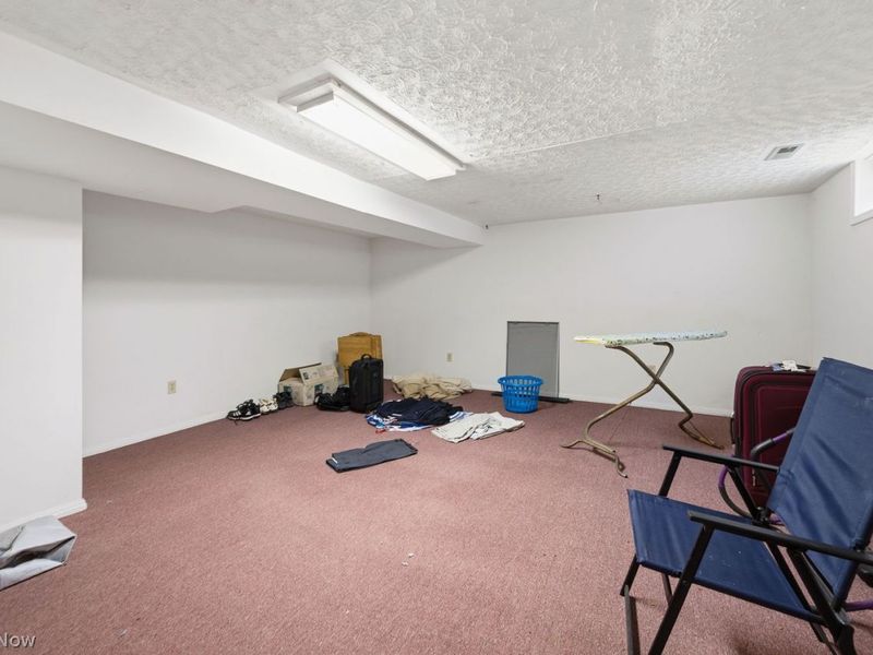 8020 Amberly Circle NW, North Canton, OH 44720 Photo 12