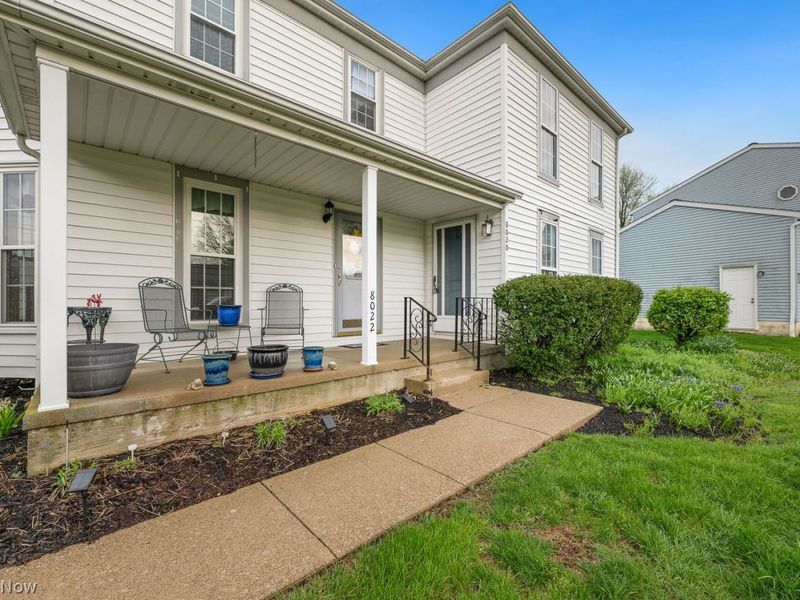 8020 Amberly Circle NW, North Canton, OH 44720 Photo 2