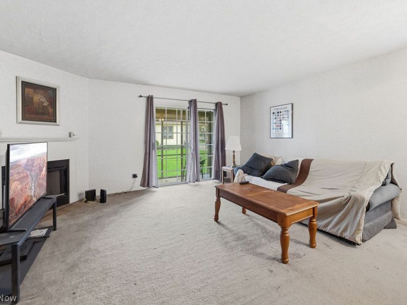 8020 Amberly Circle NW, North Canton, OH 44720 Photo 3