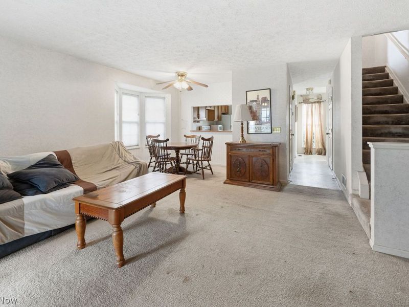 8020 Amberly Circle NW, North Canton, OH 44720 Photo 4