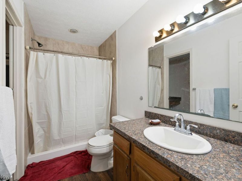 8020 Amberly Circle NW, North Canton, OH 44720 Photo 8