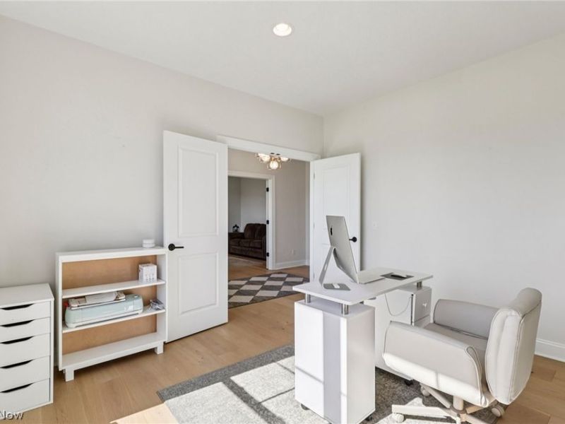 530 S Port Drive , Avon Lake, OH 44012 Photo 8