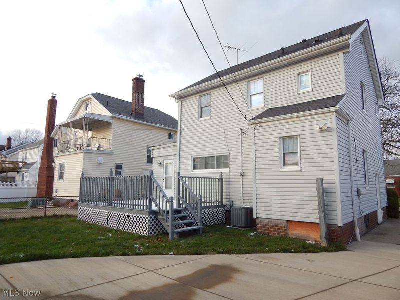 20330 S Lake Shore Boulevard, Euclid, OH 44123 Photo 3