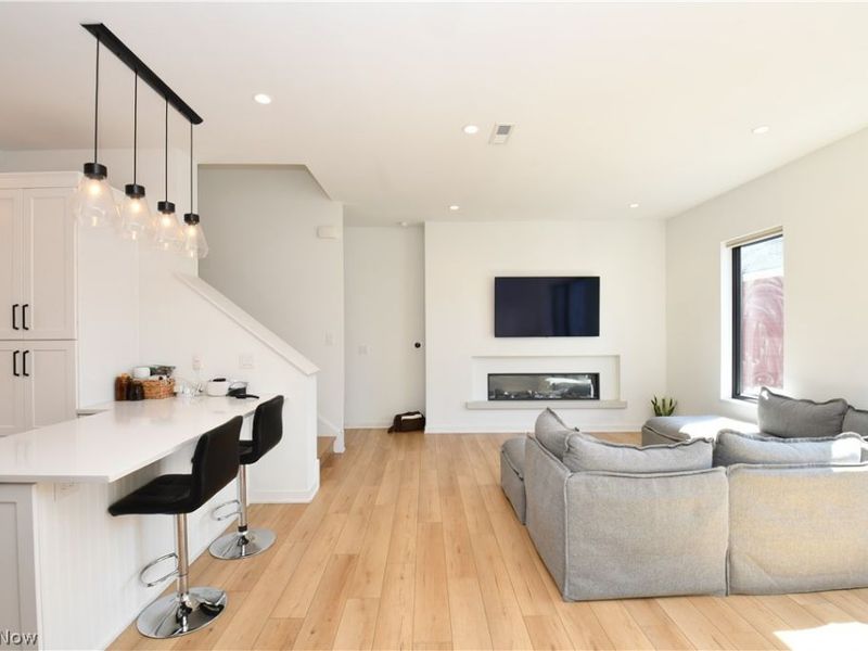 1898 E 123rd Street, Unit 102, Cleveland, OH 44106 Photo 3