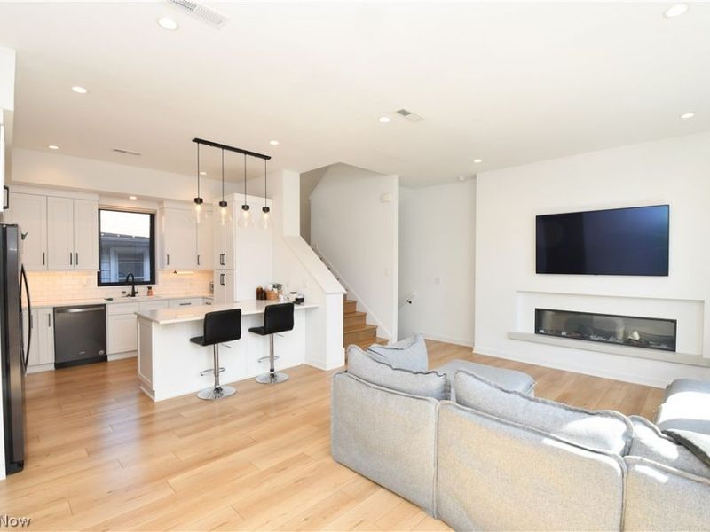 1898 E 123rd Street, Unit 102, Cleveland, OH 44106 Photo 5