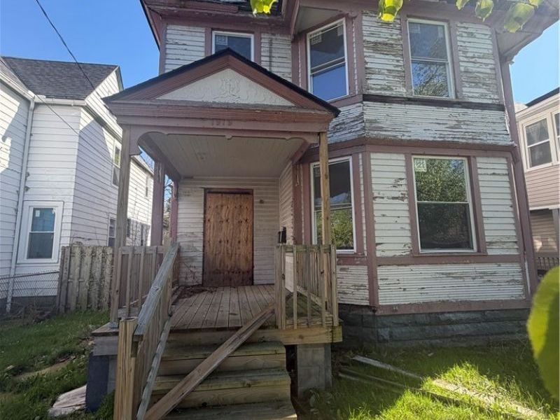 1919 Holmden Avenue , Cleveland, OH 44109 Photo 1