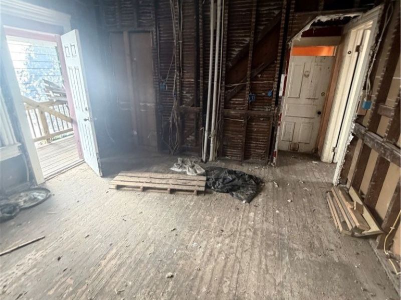 1919 Holmden Avenue , Cleveland, OH 44109 Photo 11