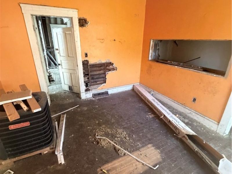 1919 Holmden Avenue , Cleveland, OH 44109 Photo 15