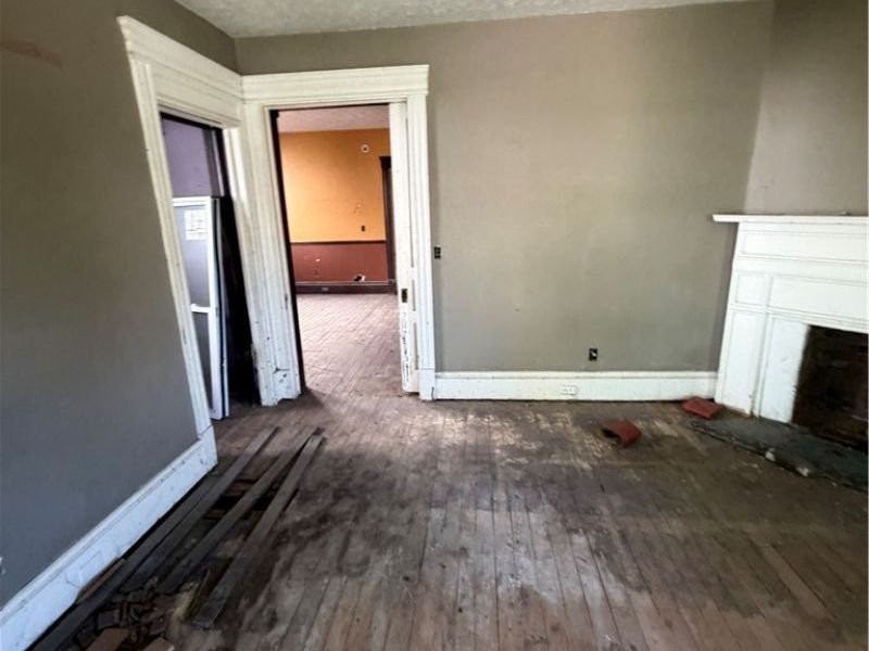 1919 Holmden Avenue , Cleveland, OH 44109 Photo 19