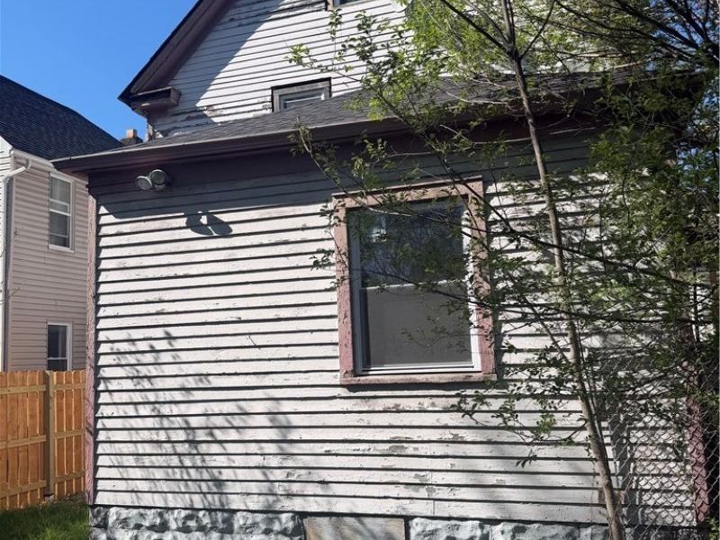 1919 Holmden Avenue , Cleveland, OH 44109 Photo 21