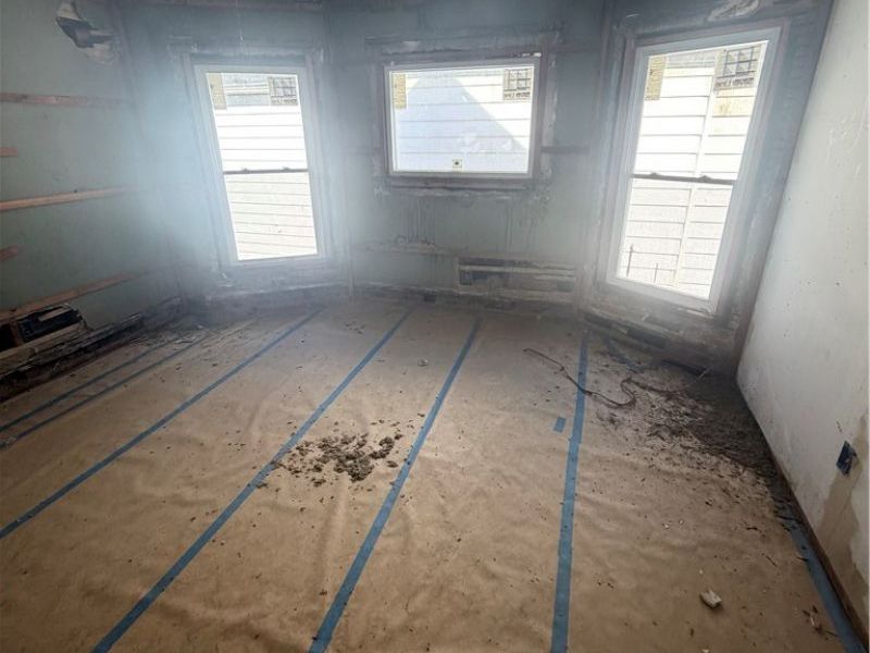 1919 Holmden Avenue , Cleveland, OH 44109 Photo 4