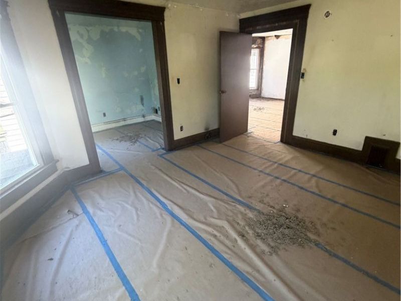 1919 Holmden Avenue , Cleveland, OH 44109 Photo 6