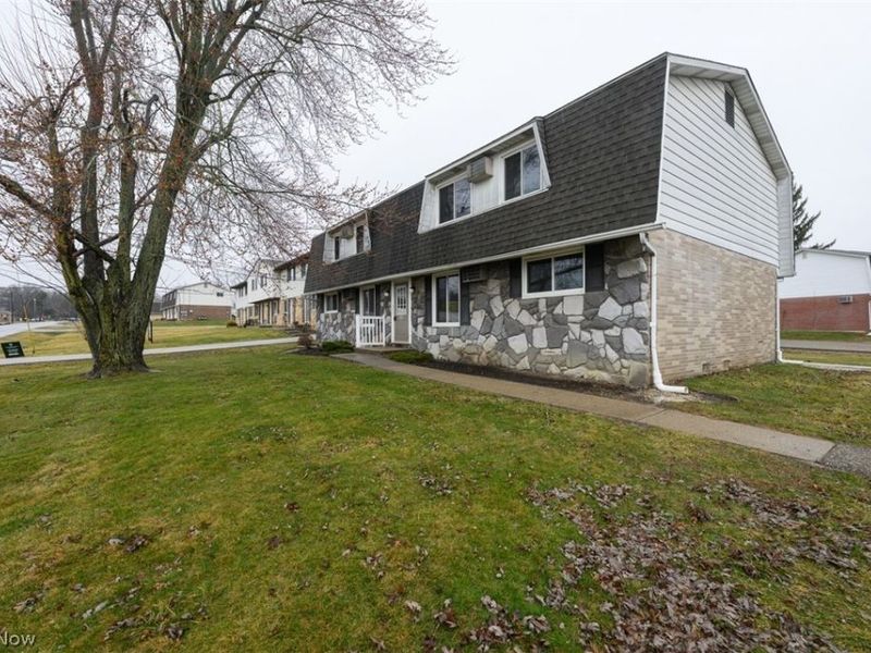 325 Noble Street W, East Canton, OH 44730 Photo 10