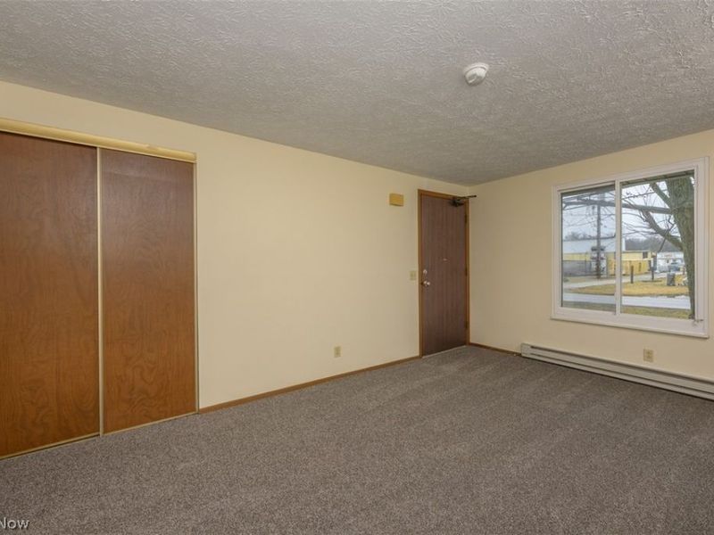 325 Noble Street W, East Canton, OH 44730 Photo 2