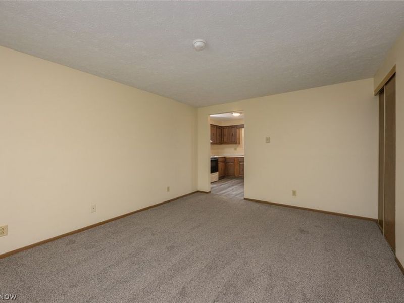 325 Noble Street W, East Canton, OH 44730 Photo 3