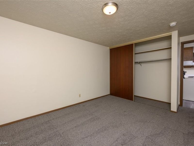 325 Noble Street W, East Canton, OH 44730 Photo 7