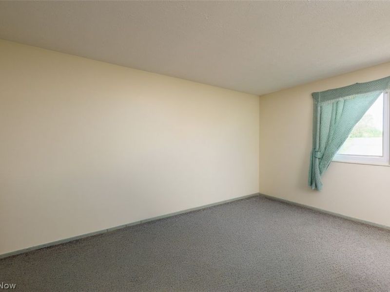 403 Noble Street W, East Canton, OH 44730 Photo 2