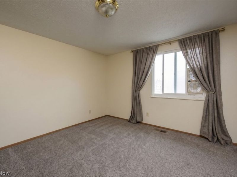 403 Noble Street W, East Canton, OH 44730 Photo 7