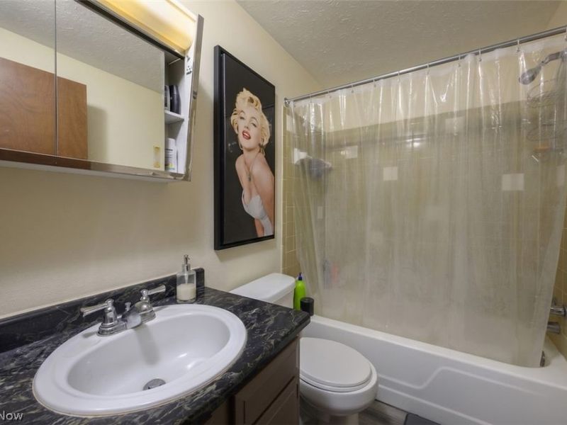 403 Noble Street W, East Canton, OH 44730 Photo 9