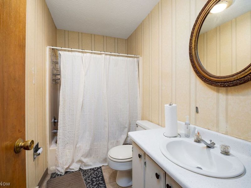 1655-1657 Tanglewood Drive, Akron, OH 44313 Photo 18