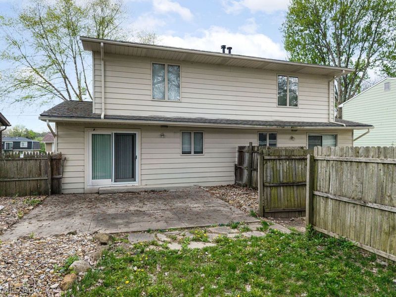 1655-1657 Tanglewood Drive, Akron, OH 44313 Photo 21