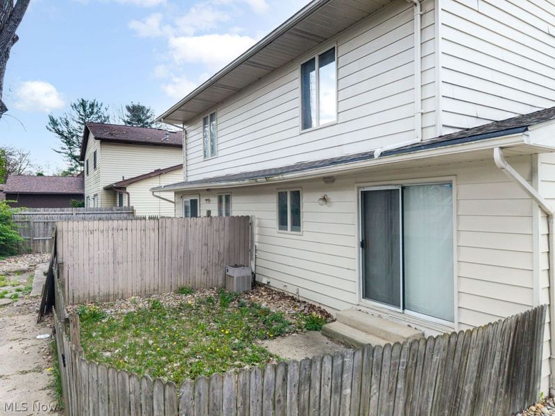 1655-1657 Tanglewood Drive, Akron, OH 44313 Photo 22