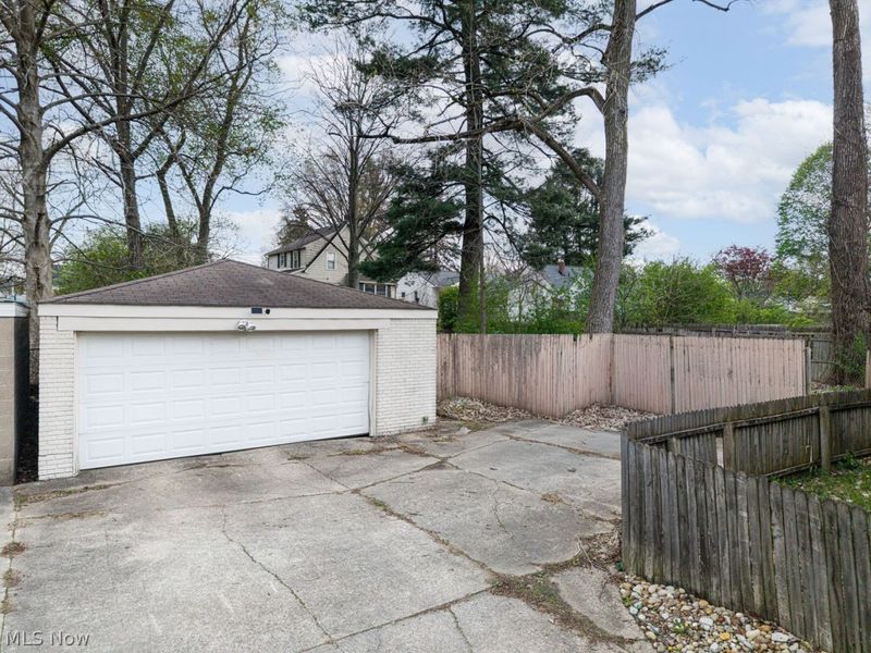 1655-1657 Tanglewood Drive, Akron, OH 44313 Photo 23