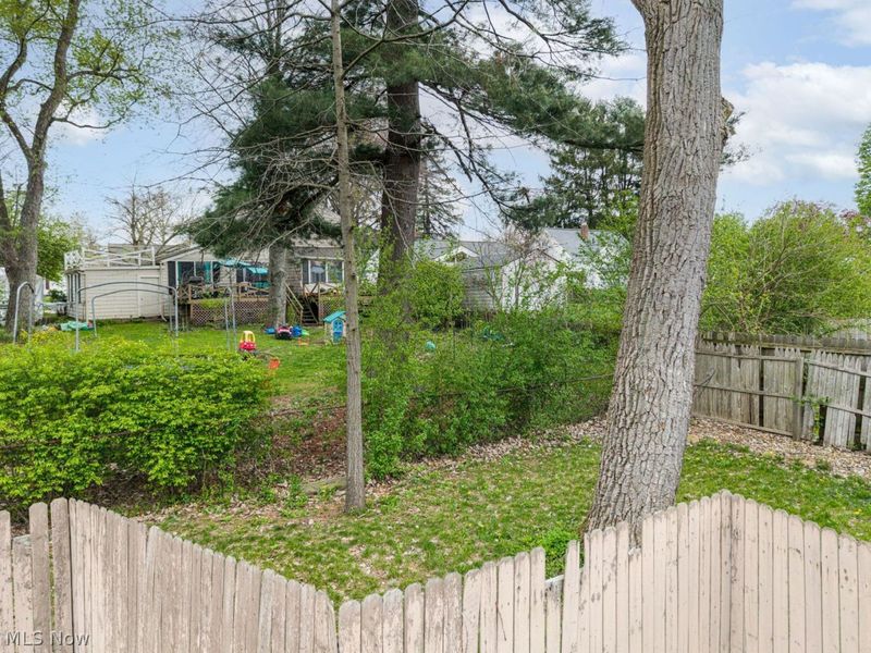 1655-1657 Tanglewood Drive, Akron, OH 44313 Photo 24