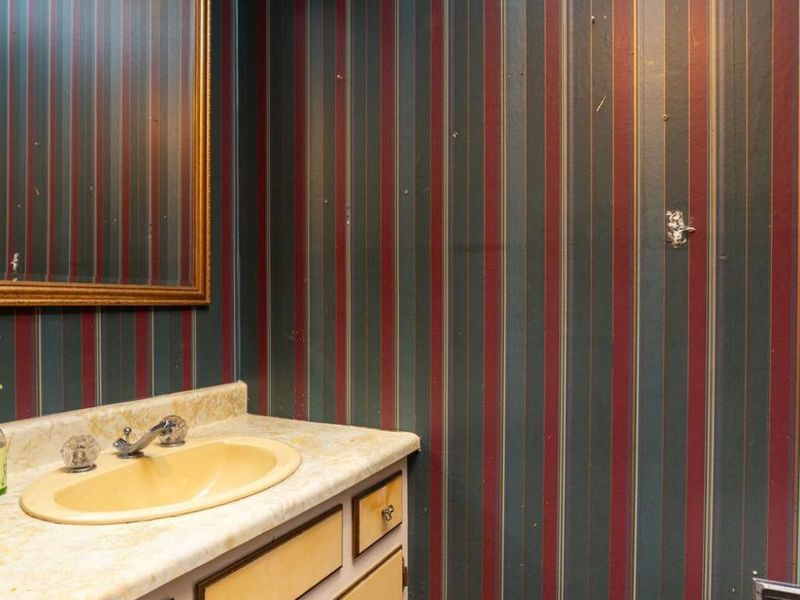 1655-1657 Tanglewood Drive, Akron, OH 44313 Photo 8