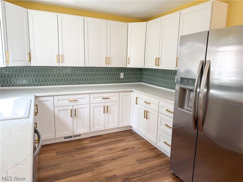 412 Alexander Avenue , Lorain, OH 44052 Photo 3