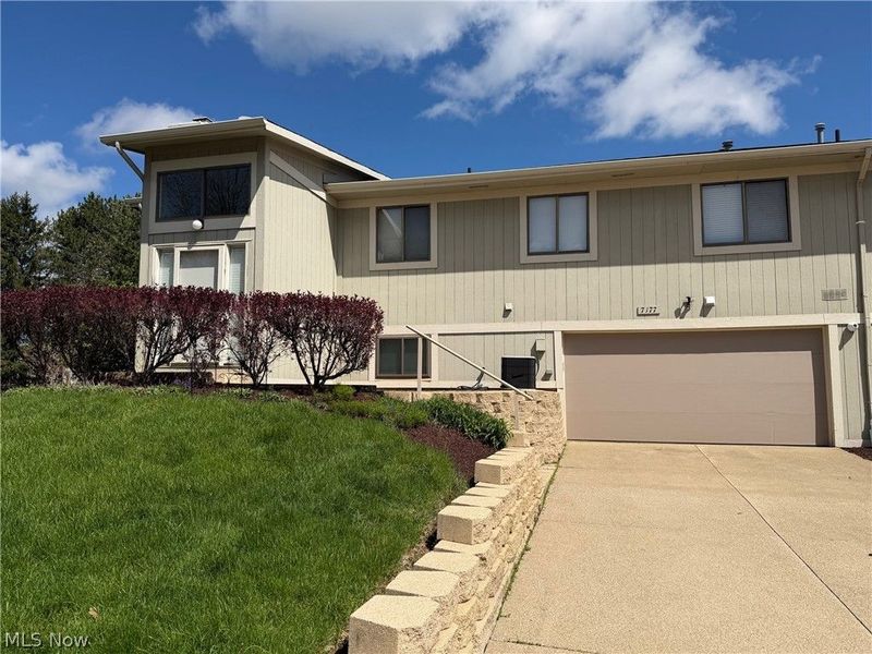 7177 N Churchill Place, Concord Township, OH 44077 Photo 2