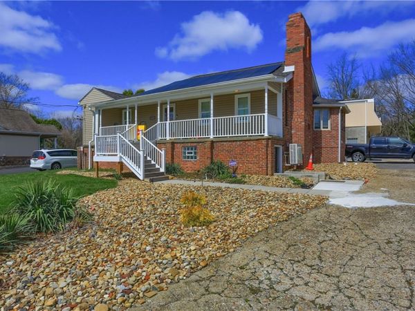 2501 Wildwood Rd , Allison Park, PA 15101