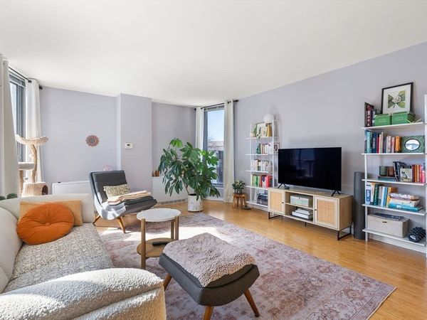 77 Pond Ave, Unit 412, Brookline, MA 02445