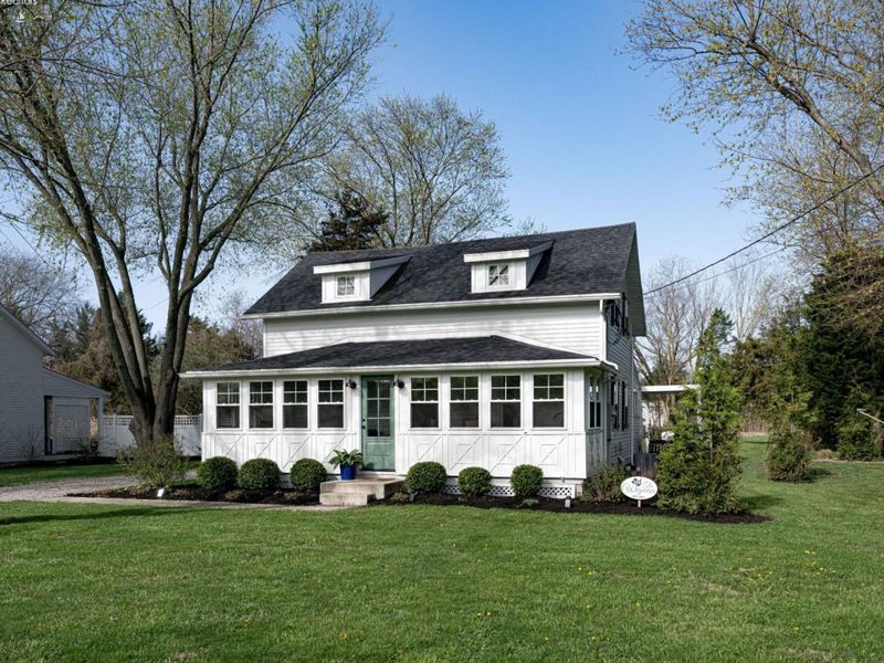 321 Harbor Lane, Kelleys Island, OH 43438 Photo 2