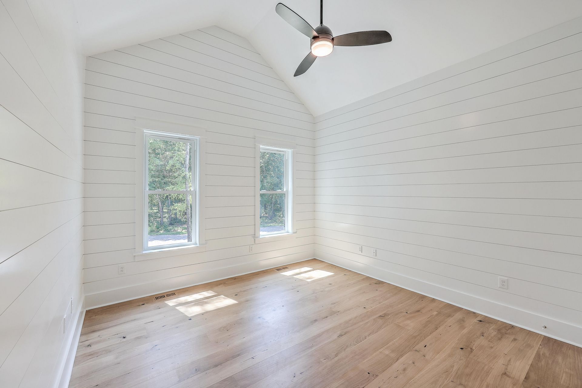 805 Geddings Way Photo 24