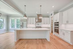 805 Geddings Way photo 4