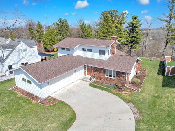 682 Dartmouth DRIVE, Sheboygan Falls, WI 53085