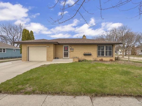 904 Mead AVENUE, Sheboygan, WI 53081