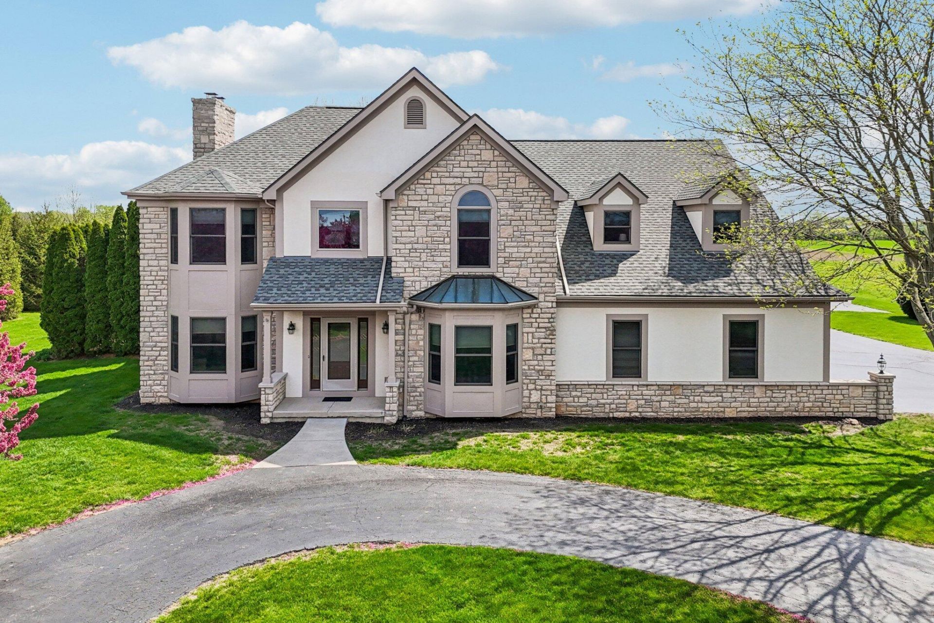 8147 Patterson Road , Hilliard, OH 43026 Main Photo