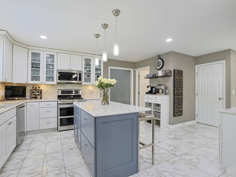 9825 Orchard Club Drive, Montgomery, OH 45242 Photo 18