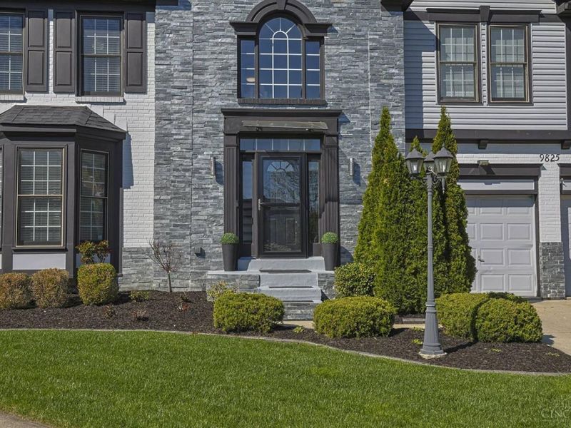 9825 Orchard Club Drive, Montgomery, OH 45242 Photo 4