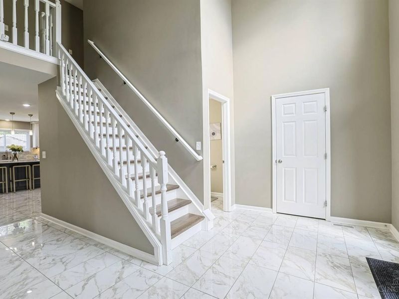 9825 Orchard Club Drive, Montgomery, OH 45242 Photo 6