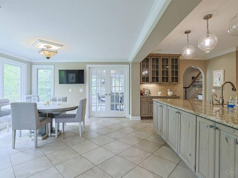 2545 S Rookwood Drive, Cincinnati, OH 45208 Photo 17