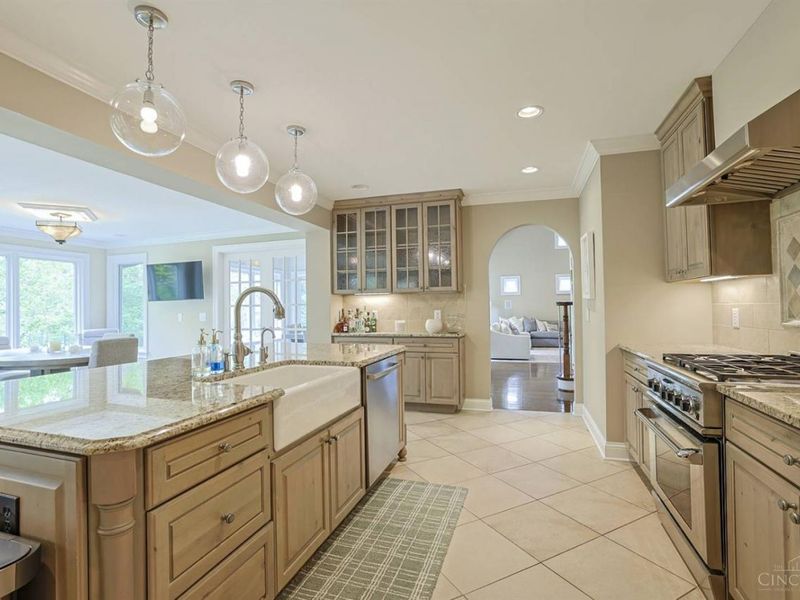 2545 S Rookwood Drive, Cincinnati, OH 45208 Photo 18